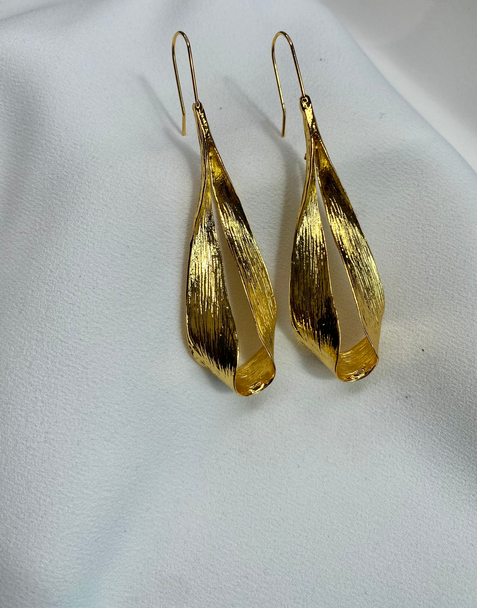 ARISH Long Gingko Gold Water Drop Earrings